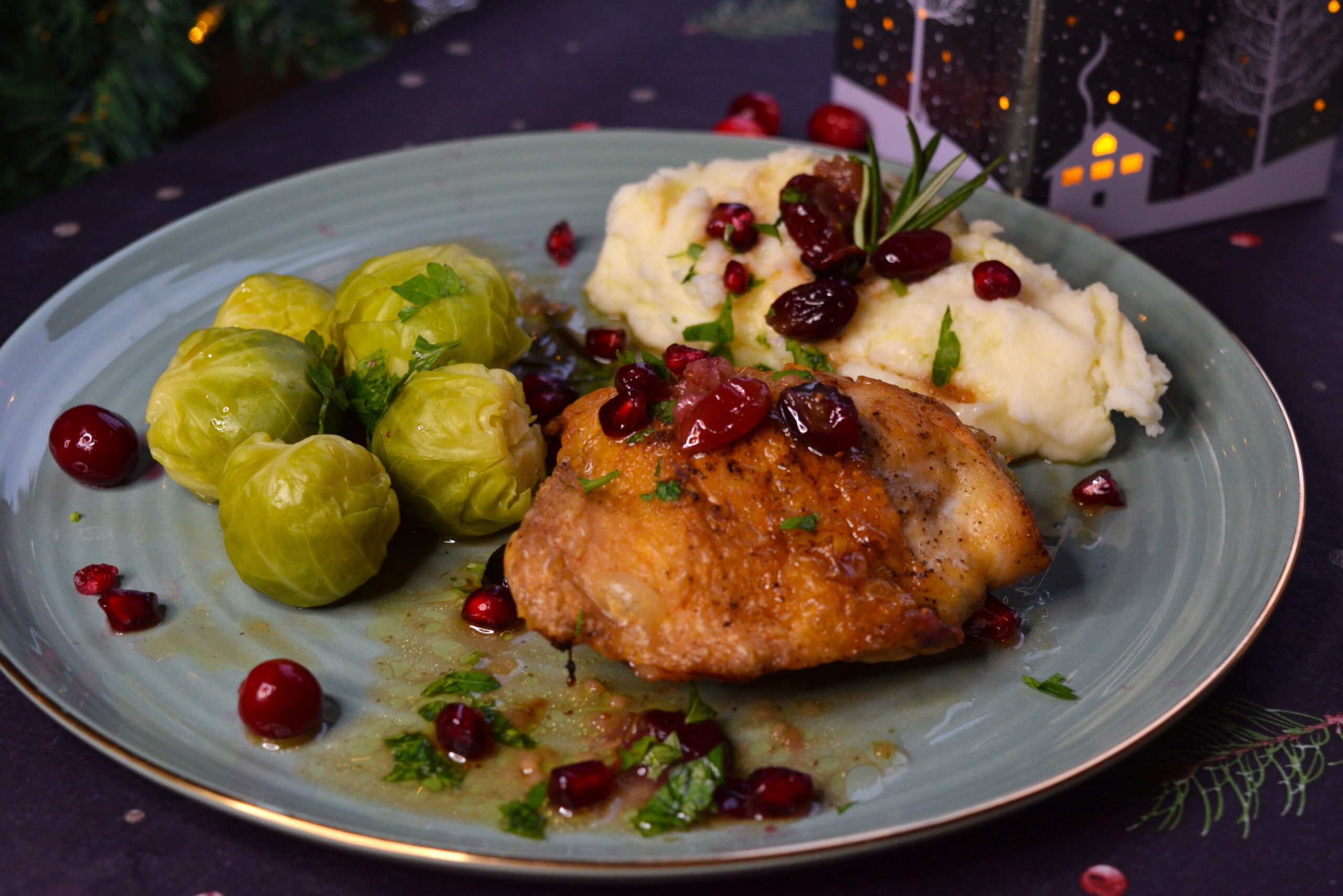 Chicken Thighs with Cranberries – A Festive and Easy Christmas Meal 🎄